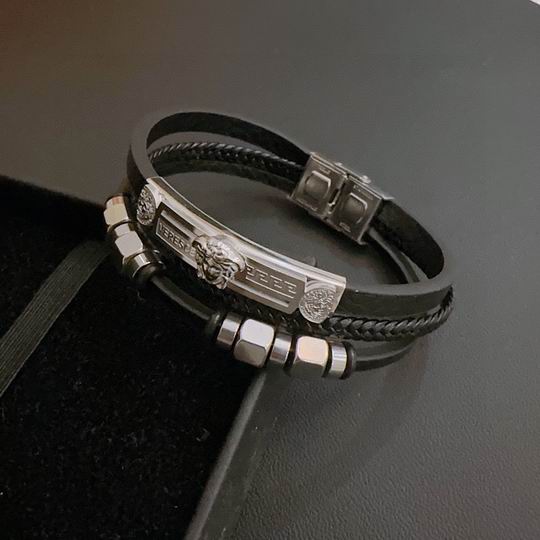 Versace bracelet lyh36